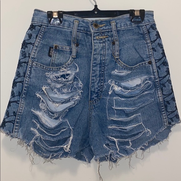 Pants - LIKE NEW HIGH WAISTED DETAILED JEAN SHORTS